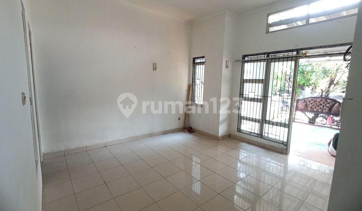 Strategic Location of a 1-Story House in Sector 6 Metland Cileungsi Bogor 2