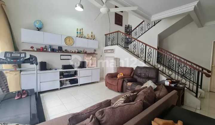 Perumahan Legenda Wisata , Rumah Besar 2 Lantai Bagus Dan Rapi Full Furnished Perumahan Legenda Wisata , Rumah Besar 2 Lantai Bagus Dan Rapi Full Furnished