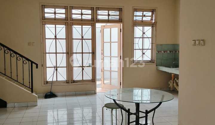 Rumah 2 Lantai Harga Dibawah Pasar, di Legenda Wisata Cibubur 2