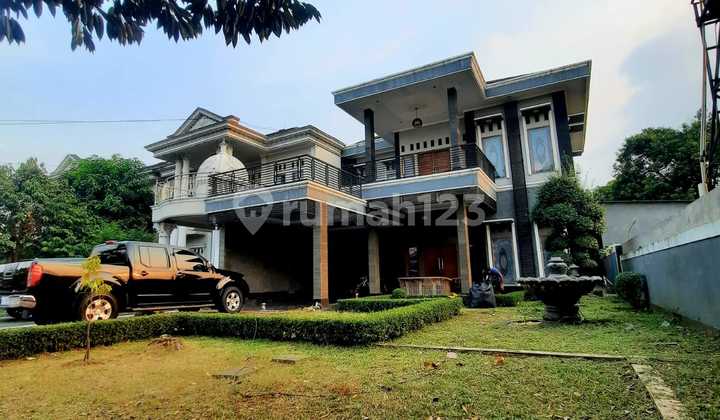 Lokasi Strategis , Rumah 2 Lantai Besar Dan Bagus Siap Huni 