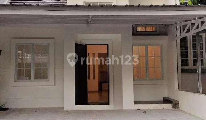 Lokasi Strategis Dekat Pintu Narogong , Rumah 1,5 Lantai Baru Selesai Renovasi Didalam Cluster Nang Nyaman Dan Asri Kota Wisata Cibubur , Bogor