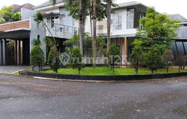 Lokasi Strategis , Rumah Hoek 2 Lantai di Dalam Cluster yang Nyaman dan Asri Kota Wisata , Cibubur , Jawa Barat