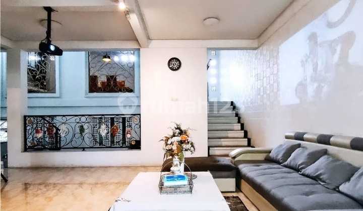 Lokasi Strategis Dekat Mall Citragran , Rumah 3 Lantai Full Furnished Bagus dan Siap Huni di Dalam Cluster Citragran Cibubur , Jatikarya , Jati Sampurna , Bekasi , Jawa Barat 2