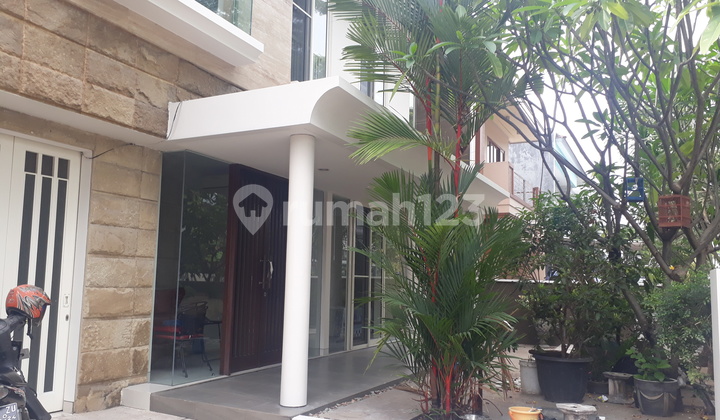 DISEWAKAN RUMAH MINIMALIS MODERN  ROYAL RESIDENCE BARU RENOV SIAP HUNI (Jalan Utama dan Luar Cluster )Tinggal Bawa Koper 5