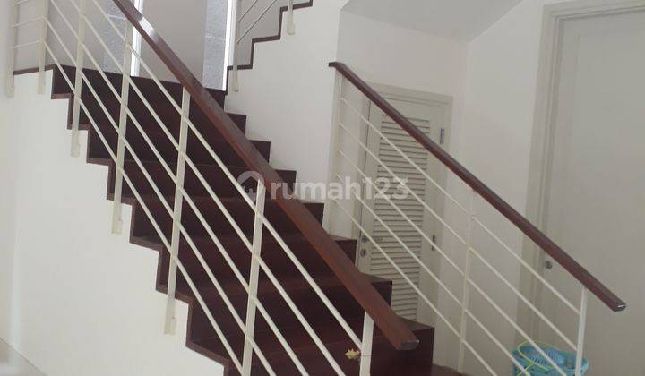DISEWAKAN RUMAH MINIMALIS MODERN  ROYAL RESIDENCE BARU RENOV SIAP HUNI (Jalan Utama dan Luar Cluster )Tinggal Bawa Koper 10