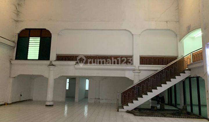 DISEWAKAN GEDUNG JALAN VETERAN GRESIK 2
