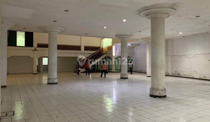 DISEWAKAN GEDUNG JALAN VETERAN GRESIK 3
