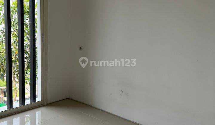 DISEWAKAN RUMAH  DIAN ISTANA CLUSTER OASIA 8