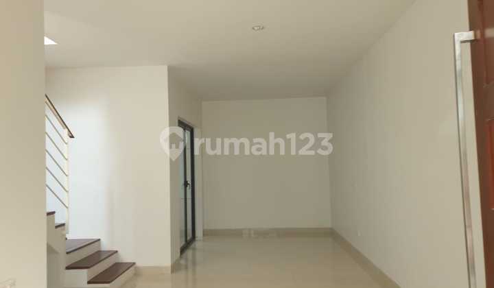 Disewakan Rumah 2 Lantai Grand Harvest 2