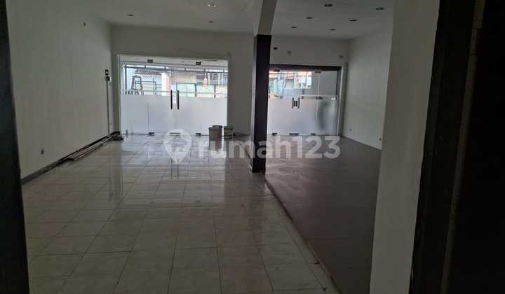 For Rent: Middle City Shop House on Kartini Street 2