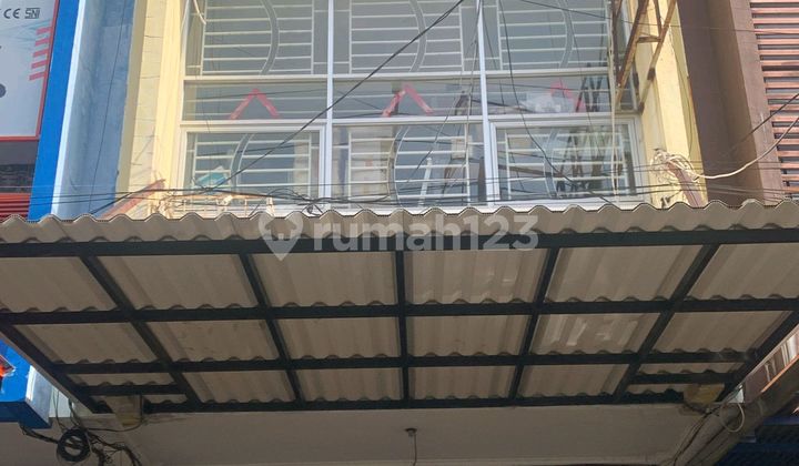 For Rent 3-Story Shop House in Kedung Doro 1