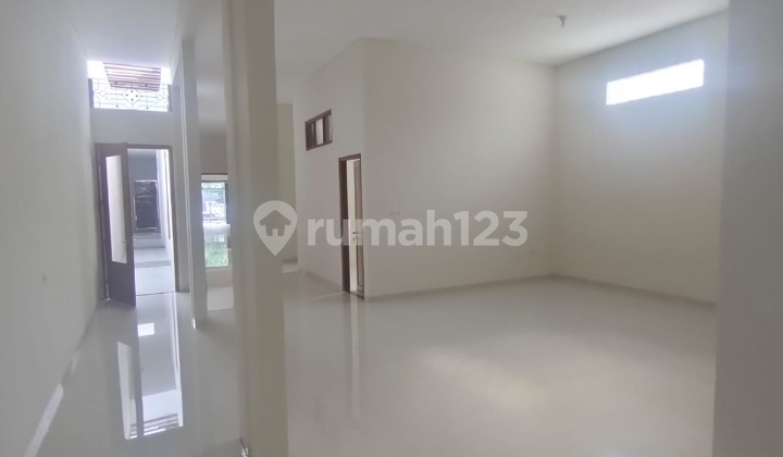 For Rent Commercial House At Tembok Dukuh 0 Main Road