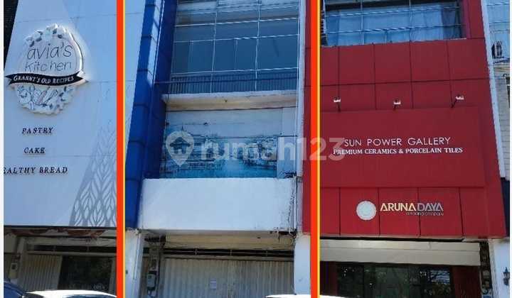 Strategic Shop House for Sale in Indragiri