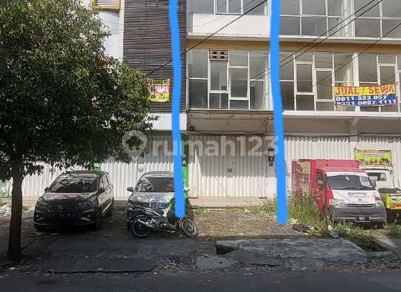 For Rent: 3-Storey Shop House in Embong Kemiri, Strategic Location. For Rent: 3-Storey Shop House in Embong Kemiri, Strategic Location.