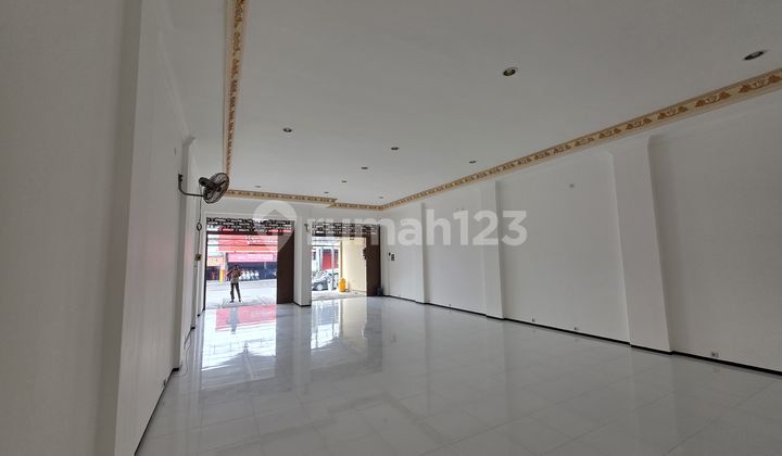 For Rent Strategic Shop House in Barata Jaya 2