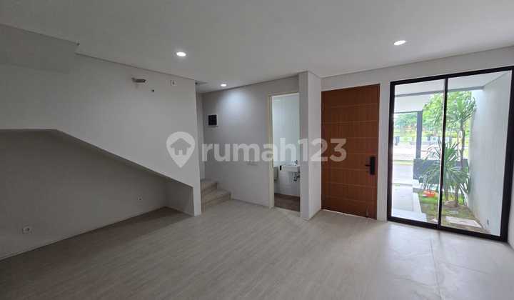 Disewakan Rumah 3 Lantai North West Central Citraland 2