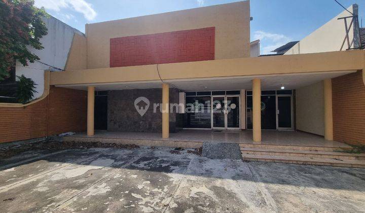 Disewakan Rumah Istimewa 16 Ruangan Di Jl Kramat Jakarta Pusat 1