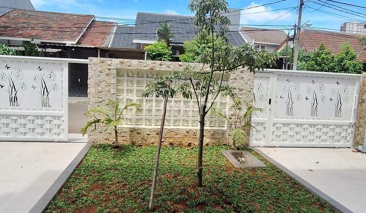 Dijual Rumah Bagus, Lingkungan Asri, Siap Huni, Di Griya Loka Bsd 2