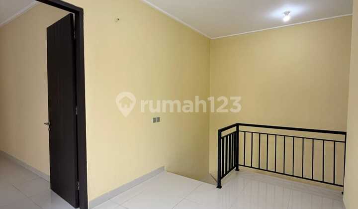 Disewakan Rumah Bagus, Lingkungan Asri, Siap Huni, di Serenade Lake di Gading Serpong 2