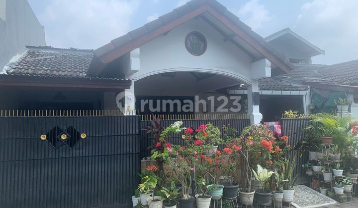 Dijual Rumah Bagus, Lingkungan Asri, di Cipondoh Makmur