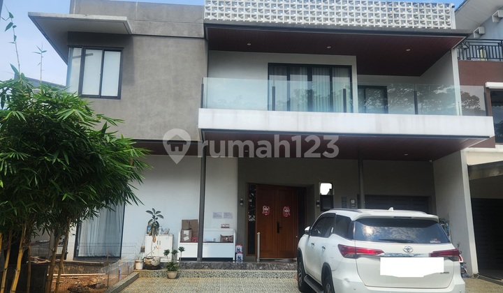 For Sale 3-Story House, Move-In Ready, Lake View, In Serenade Lake Gading Serpong
