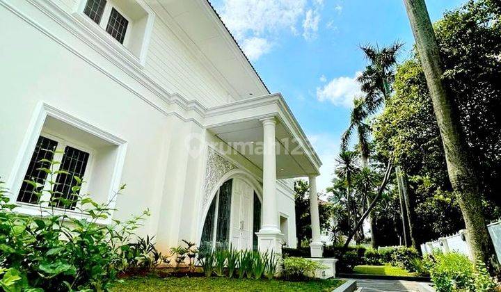 Kemewahan Terpancar di Pondok Indah Rumah Mewah Dengan Taman Dan Kolam Renang 2