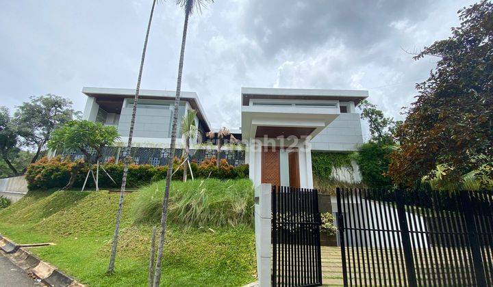 Rumah Modern Tropis di Gedung Hijau Pondok Indah Dengan Swimming Pool 2