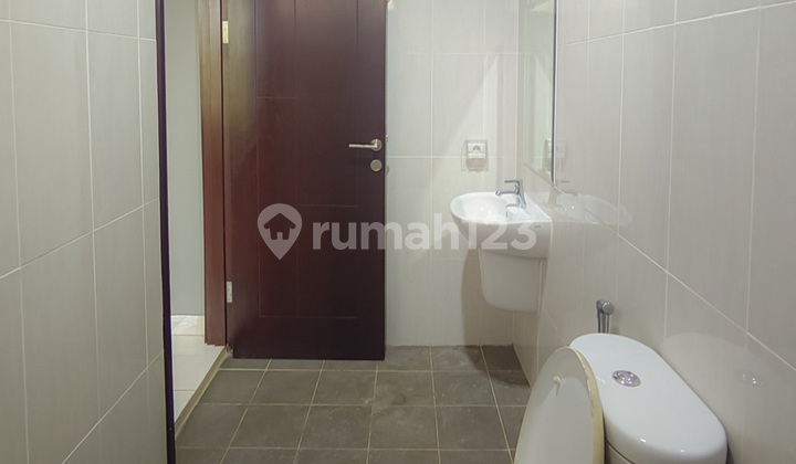 For Rent: House. Neat, Whelford Cluster, BSD Tangerang 2