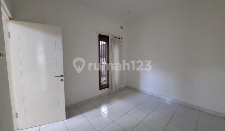 Murah!! Dijual Cepat Rumah Serpong Garden Greenview Dekat Stasiun Cisauk Tangerang 2