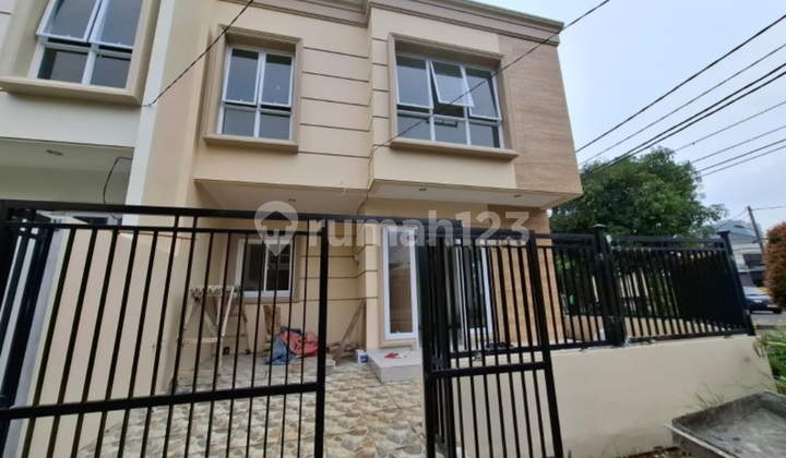 For Quick Sale New House in Sector 7 Near SMS Mall and Tarakanita School Gading Serpong Tangerang