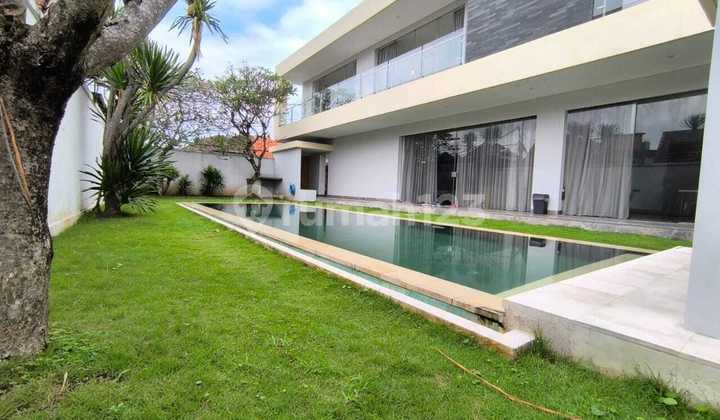 VILLA LUXURY 385 m² SHM VEW GUNUNG, TUMBAK BAYUH PERERENAN BALI