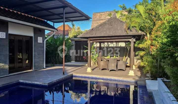 Villa For Sale Or Leasehold 6-Bedroom In Puri Gading, Jimbaran - Bali