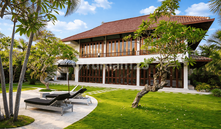 Properti Langka di Jalan Utama Bumbak Umalas! Villa Luas 11,8 Are dengan Taman & Kolam Besar, Cocok Hunian & Investasi atau Villa Rental. Properti Langka di Jalan Utama Bumbak Umalas! Villa Luas 11,8 Are dengan Taman & Kolam Besar, Cocok Hunian & Investasi atau Villa Rental.