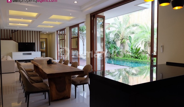 For Sale 420 m² Villa with SHM in Umalas Bumbak Kerobokan – Premium Location