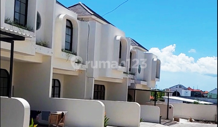 Rumah Baru 2 Lantai Jalan Utama Sedap Malam, Renon Bali