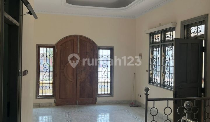 Sell House in Taman Palem Lestari West Jakarta