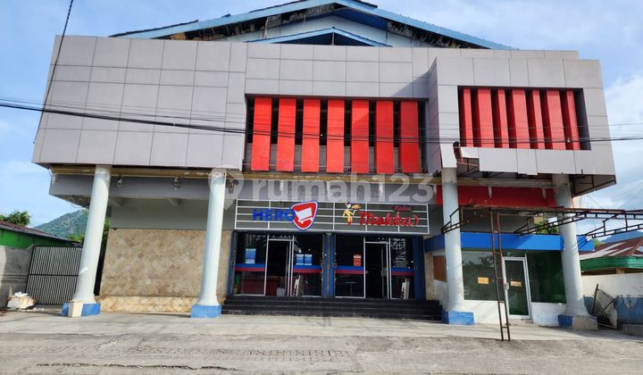 Di jual gedung hero swalayan di pusat kota ende 2