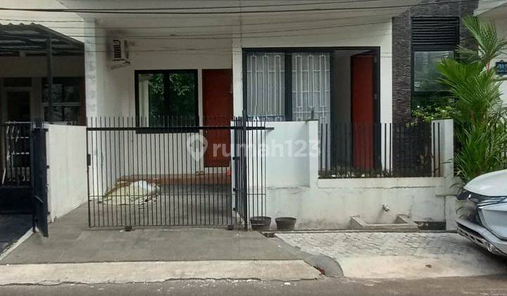 Sewa Rumah 3 Lantai Bagus di Bintaro Sektor 9  1