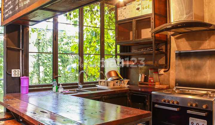 Rumah Semi Furnished Posisi HOOK Siap Huni dengan Desain Industrialis dan Hunian Nyaman @Bintaro