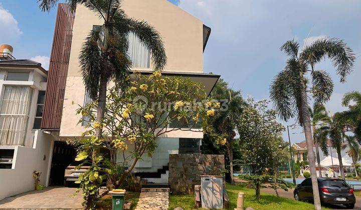 Disewa Rumah Mewah Modern Hook di Permata Regency Srengseng 1