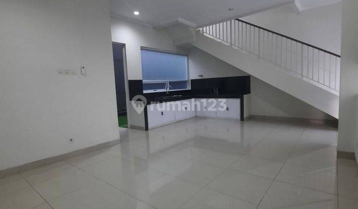 Rumah Kontrakan Minimalis 2 Lantai di Discovery Bintaro Sektor 9  2