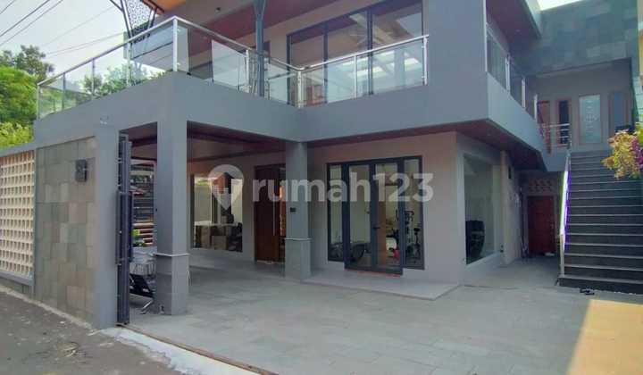 Rumah Glass House 3 Lantai Ada Rooftop di Pondok Ranji 2