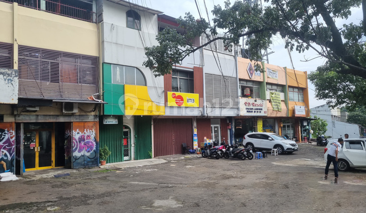 Jual Ruko Murah Kawasan Ramai di Veteran Jaksel