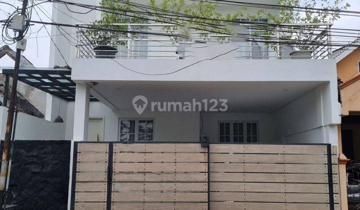 Rumah Villa Bintaro Regency 2 Lantai Kondisi Terawat  1