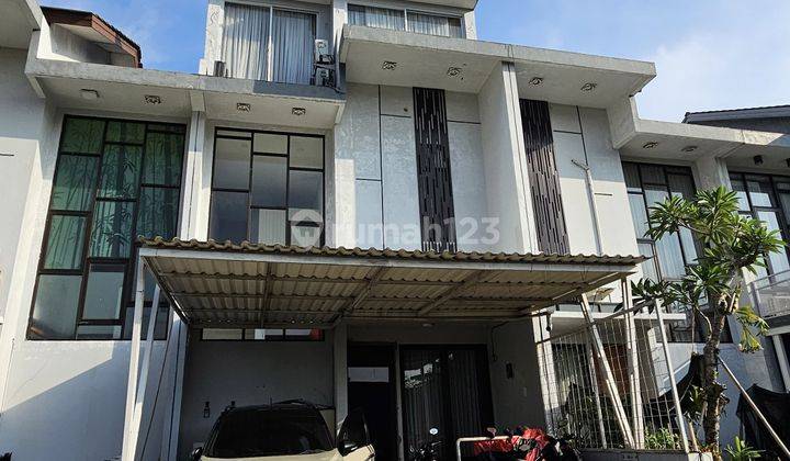 Rumah Belle Legoso Residence Ciputat 3 Lantai Ada Taman  1