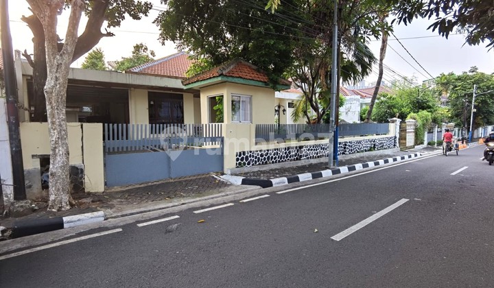 Selling Strategic Land and House on Jl Mentang Selling Strategic Land and House on Jl Mentang