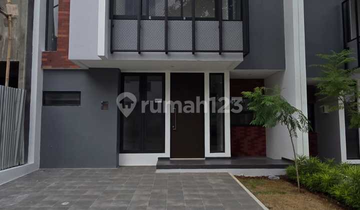 New House in One Gate System Area in Kebayoran Bintaro Sector 7