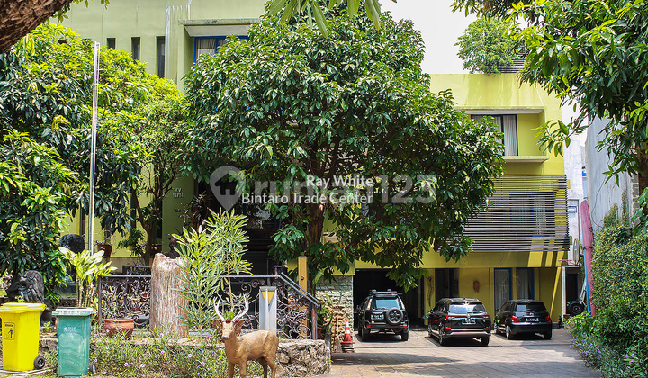 Sell Land with Luxury House Bonus in Kemang Selatan, South Jakarta