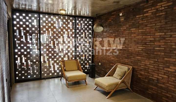 Rumah Baru Industrial Dekat Stasiun Pondok Ranji 2