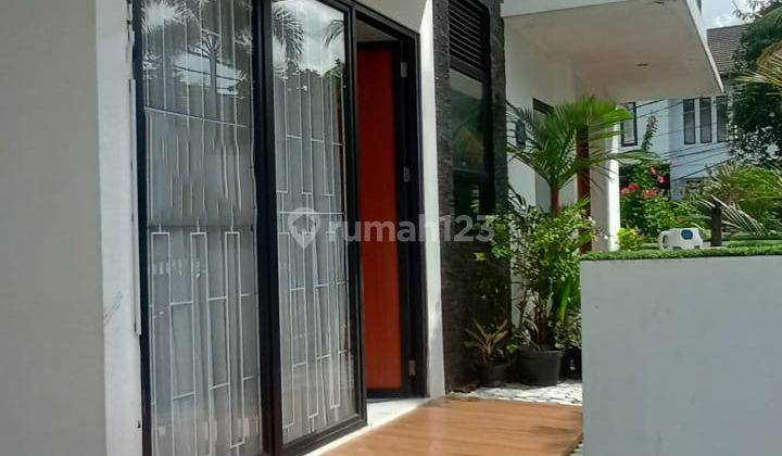 Sewa Rumah 3 Lantai Bagus di Bintaro Sektor 9  2